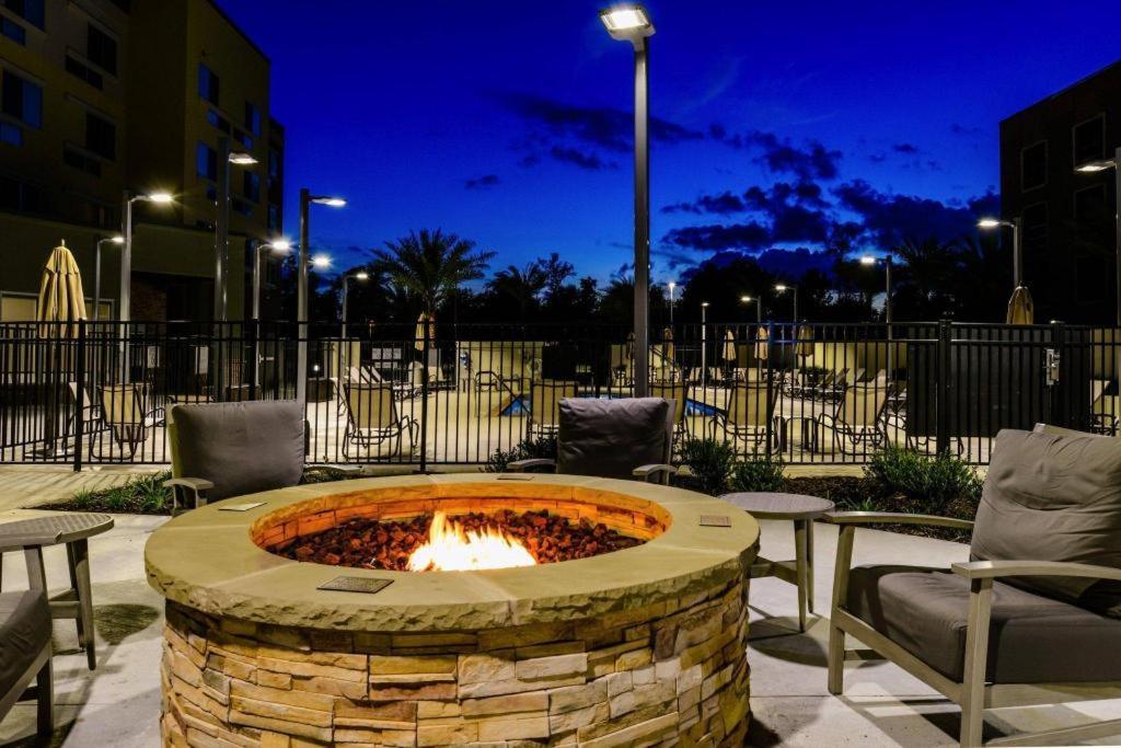 Courtyard לייק צ'ארלס מראה חיצוני תמונה