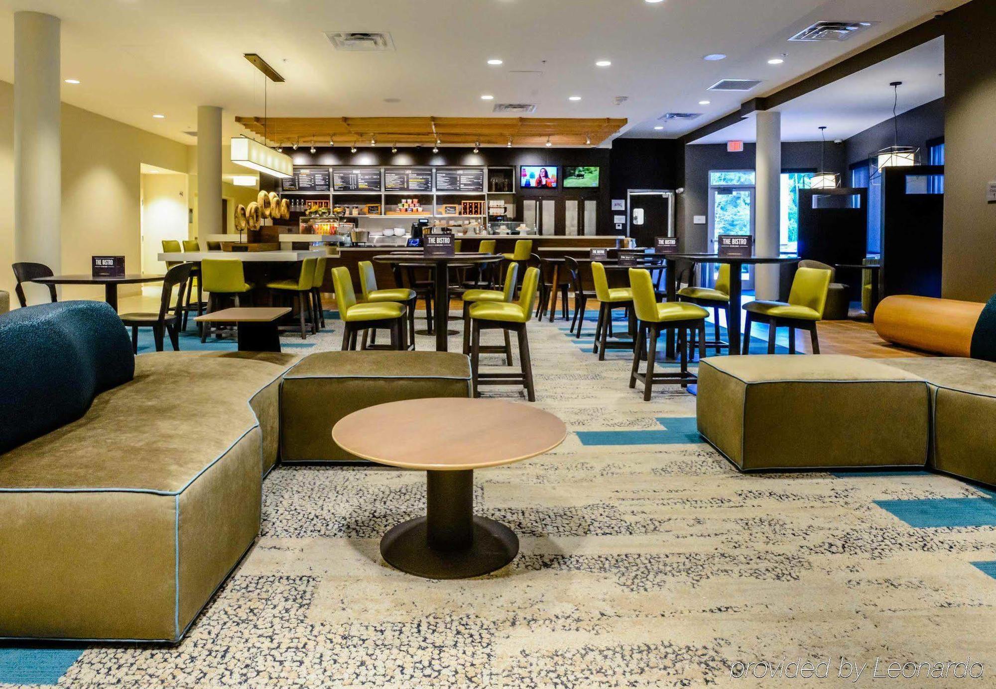 Courtyard By Marriott לייק צ'ארלס מראה חיצוני תמונה